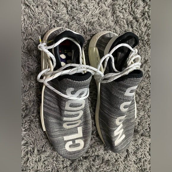 ADIDAS CLOUDS  x Pharrell Williams - Picture 1 of 7